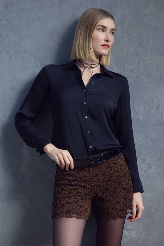 SHORT DOUCE